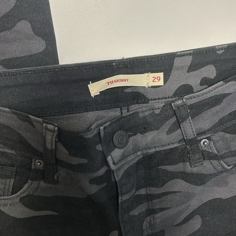 Levi’s 711 skinny black and gray camouflage jeans size 29. Excellent condition. - Picture 5 of 8